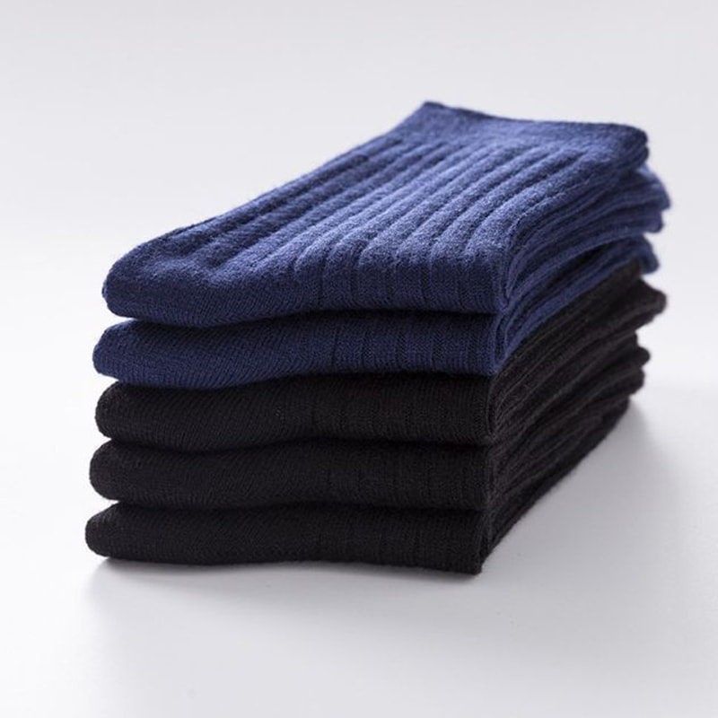 جورابهای پشمی متوسط مردان برای پاییز و زمستان جورابهای پشمی متوسط مردان برای پاییز و زمستان