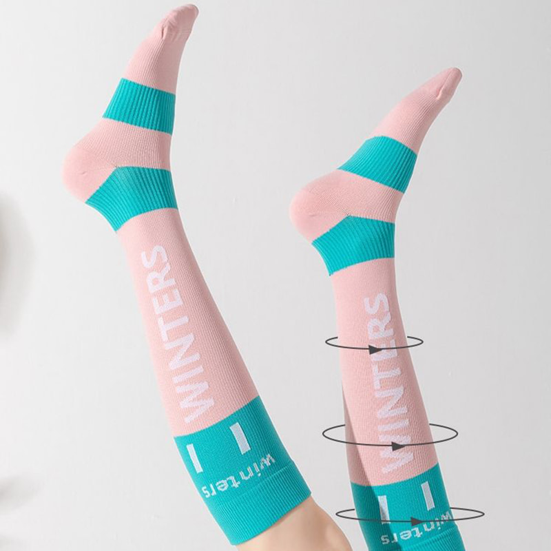 عضلات ورزشی می توانند جوراب را برای تناسب اندام حرفه ای زنان ، دویدن ، پرش از طناب ، فشار ، پاهای لاغری ، جوراب گوساله فشرده کنند عضلات ورزشی می توانند جوراب را برای تناسب اندام حرفه ای زنان ، دویدن ، پرش از طناب ، فشار ، پاهای لاغری ، جوراب گوساله فشرده کنند